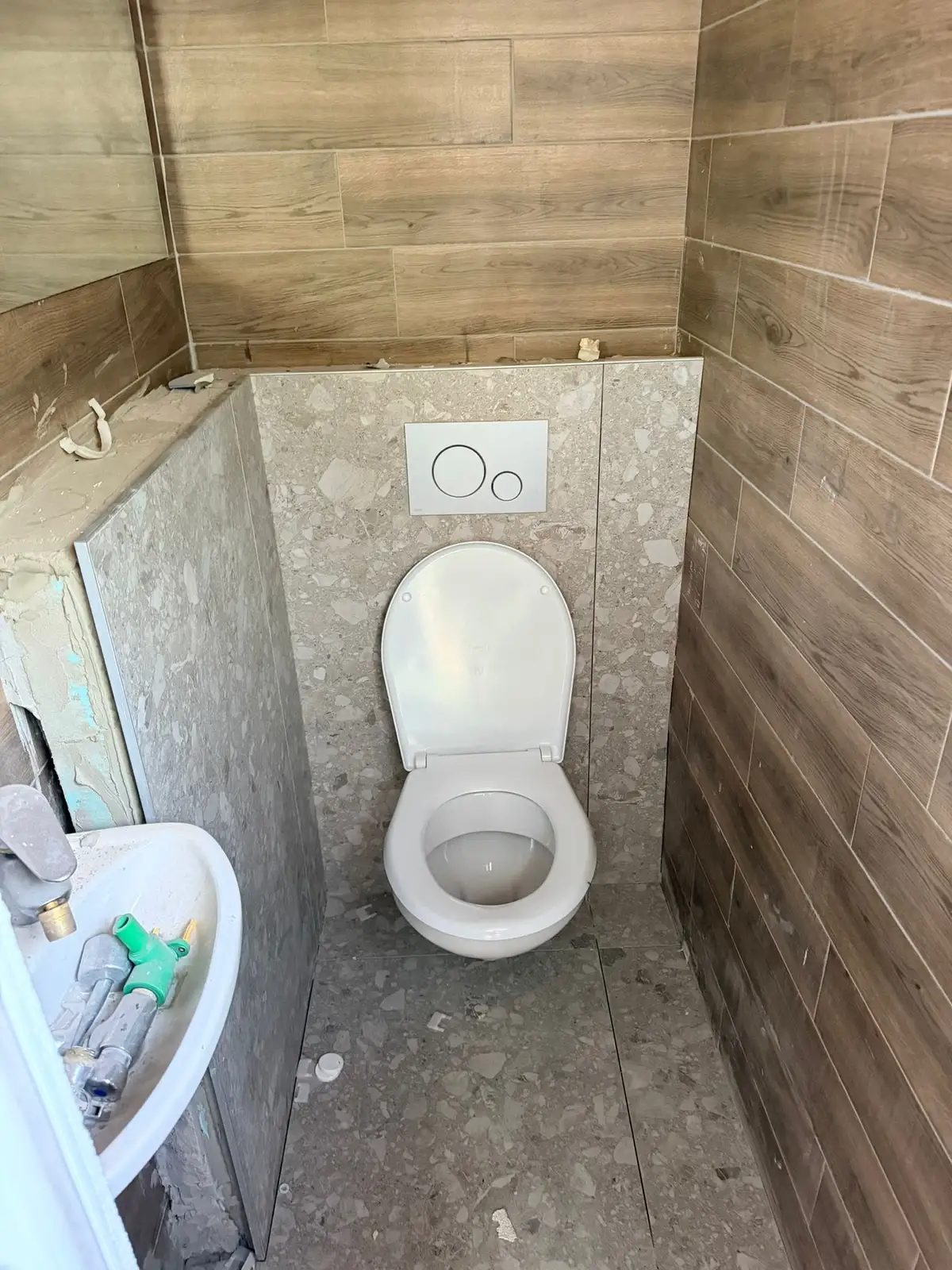 Montaža LED rasvjete – WC prostori - fotografija 1 | Rasvjeta